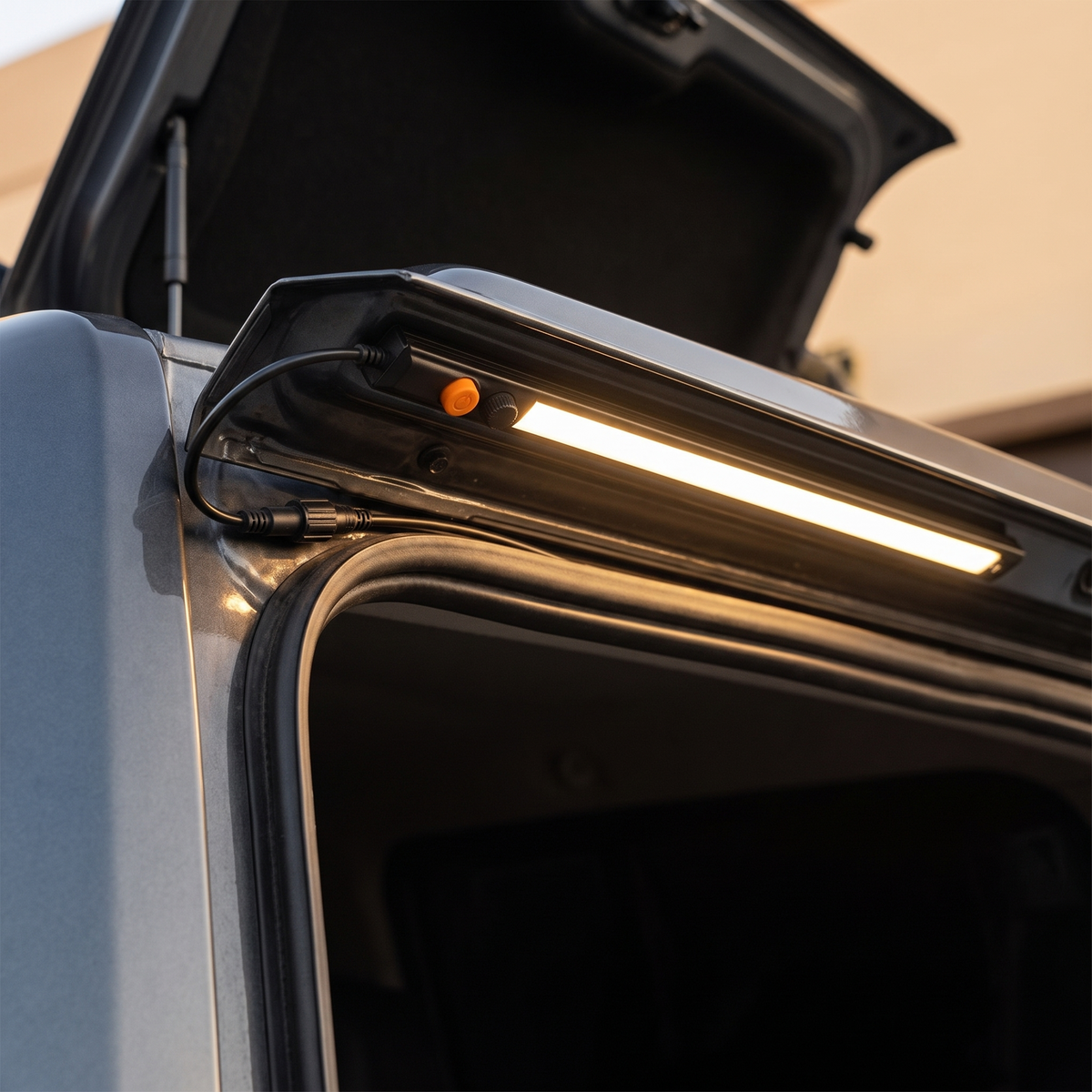 12V Magnetic LED Light Strip – magnetic mounting detail